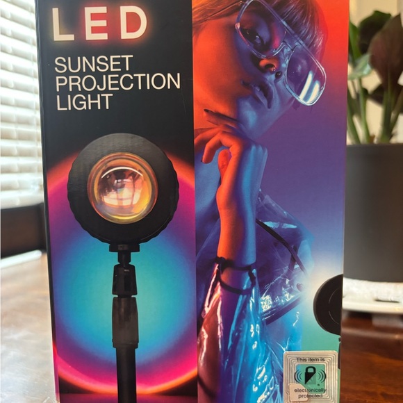 LED Sunset Projection Light - Picture 1 of 2